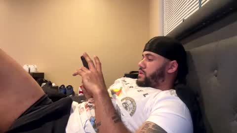 Snapshot of thepipe_layer chatting on 01.01.25 ThePipe online show from 01.01.25