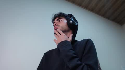 Santiago Enrique online show from 02.25.26