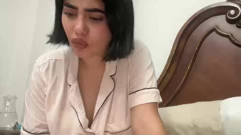 Snapshot of therealcamilabaddie chatting on 02.28.25 therealcamilabaddie online show from 02.28.25