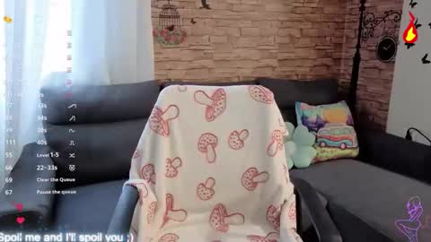 therosepetal online show from 09.18.25