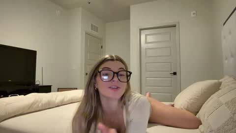 therosiecheeks online show from 01.06.26