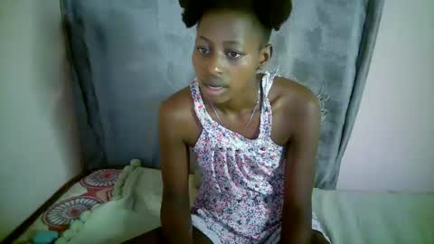 Snapshot of therry_heart chatting on 11.03.25 hearty online show from 11.03.25