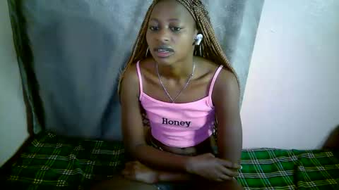 Snapshot of therry_heart chatting on 11.11.25 hearty online show from 11.11.25