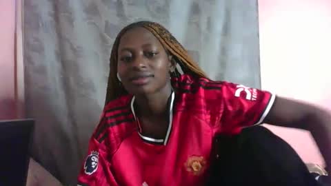 Snapshot of therry_heart chatting on 11.23.25 hearty online show from 11.23.25
