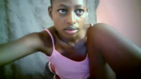 Snapshot of therry_heart chatting on 02.11.26 hearty online show from 02.11.26