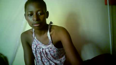 Snapshot of therry_heart chatting on 04.22.26 hearty online show from 04.22.26