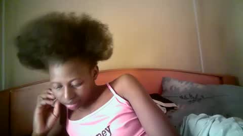 Snapshot of therry_heart chatting on 04.29.26 hearty online show from 04.29.26