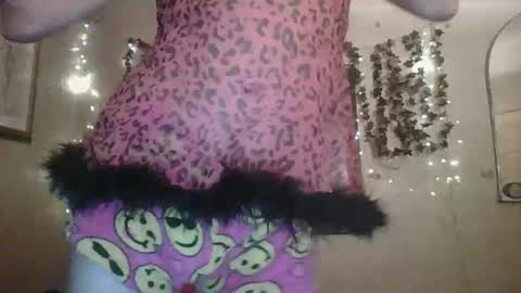 sillymillie0 online show from 11.21.25