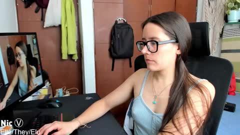 Snapshot of thetropicalseduction chatting on 02.25.26 Nicole online show from 02.25.26