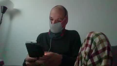 Scarf guy online show from 02.14.25
