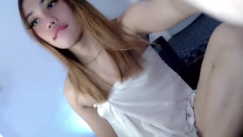 Snapshot of thewhoremistress05 chatting on 03.06.25 stella online show from 03.06.25