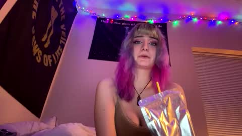 Snapshot of thewildwildwest chatting on 03.07.26 West online show from 03.07.26