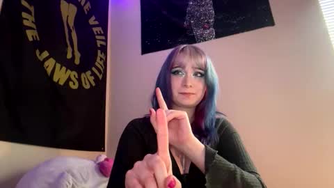 Snapshot of thewildwildwest chatting on 04.07.26 West online show from 04.07.26