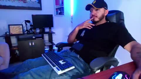 Snapshot of thiago_420 chatting on 05.15.26 thiago_420 online show from 05.15.26