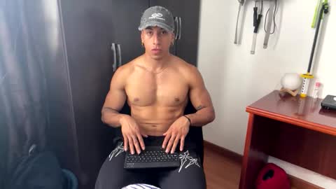 Snapshot of thiago_happy chatting on 03.25.26 thiago_happy online show from 03.25.26