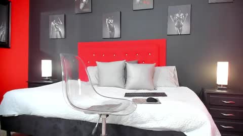 Thia Gomez online show from 02.21.25