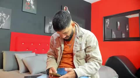 Thia Gomez online show from 09.15.25