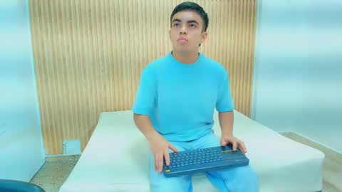 Snapshot of thiam_keller chatting on 03.30.26 Thiam online show from 03.30.26