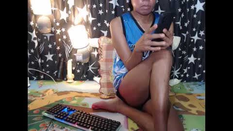 Snapshot of thick_bigcock13 chatting on 12.24.24 gil online show from 12.24.24