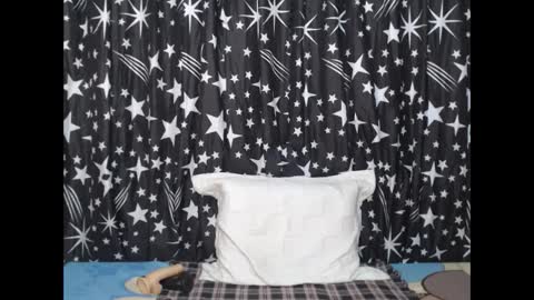 Snapshot of thick_bigcock13 chatting on 01.14.25 gil online show from 01.14.25