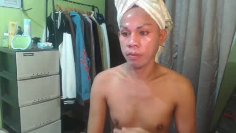 Snapshot of thick_bigcock13 chatting on 09.28.25 gil online show from 09.28.25