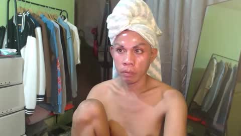 Snapshot of thick_bigcock13 chatting on 10.04.25 gil online show from 10.04.25