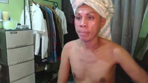 Snapshot of thick_bigcock13 chatting on 10.08.25 gil online show from 10.08.25