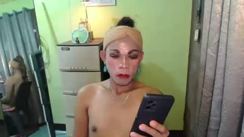 Snapshot of thick_bigcock13 chatting on 11.26.25 gil online show from 11.26.25