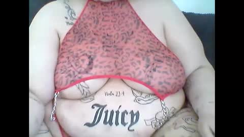 Snapshot of thickdarkangel chatting on 04.17.26 thickdarkangel online show from 04.17.26
