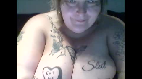 Snapshot of thickdarkangel chatting on 05.11.26 thickdarkangel online show from 05.11.26