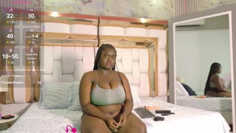 Snapshot of thickebonyprincesss chatting on 11.25.25 CHIKI online show from 11.25.25