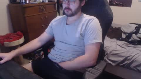 Snapshot of thickgarrett chatting on 01.04.25 thickgarrett online show from 01.04.25