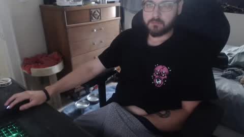 Snapshot of thickgarrett chatting on 09.21.25 thickgarrett online show from 09.21.25