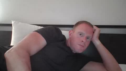 Snapshot of thickkredd8 chatting on 03.11.26 thickkredd8 online show from 03.11.26