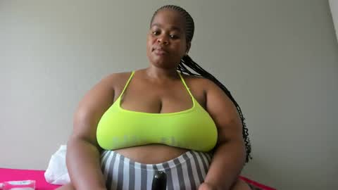 Snapshot of thickleeyanax chatting on 01.24.25 thickleeyanax online show from 01.24.25