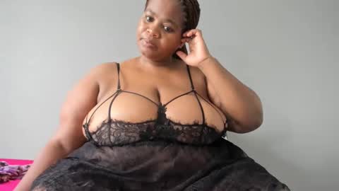 Snapshot of thickleeyanax chatting on 02.18.25 thickleeyanax online show from 02.18.25