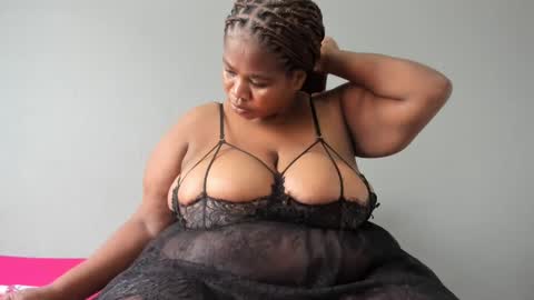 Snapshot of thickleeyanax chatting on 02.18.25 thickleeyanax online show from 02.18.25