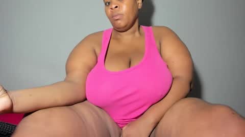 Snapshot of thickleeyanax chatting on 02.20.25 thickleeyanax online show from 02.20.25