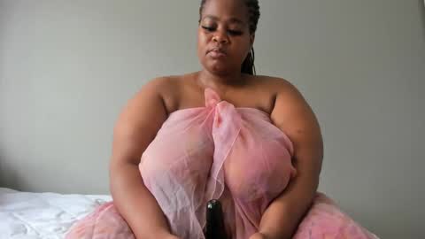 Snapshot of thickleeyanax chatting on 02.27.25 thickleeyanax online show from 02.27.25