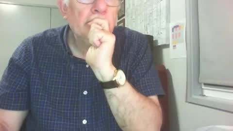 Snapshot of thickmelnik chatting on 12.29.24 James online show from 12.29.24