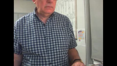 Snapshot of thickmelnik chatting on 12.31.24 James online show from 12.31.24