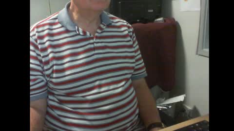 Snapshot of thickmelnik chatting on 01.05.25 James online show from 01.05.25