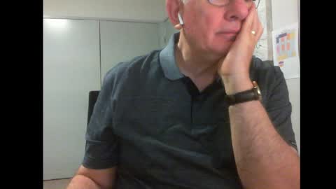 Snapshot of thickmelnik chatting on 01.07.25 James online show from 01.07.25