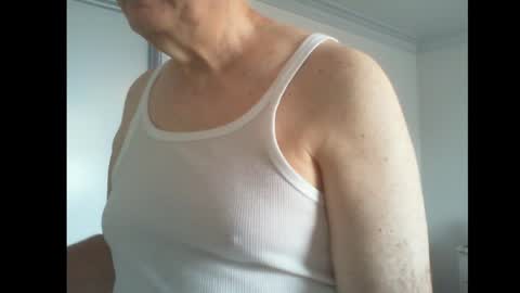 Snapshot of thickmelnik chatting on 01.23.25 James online show from 01.23.25