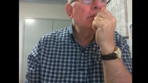 Snapshot of thickmelnik chatting on 01.29.25 James online show from 01.29.25