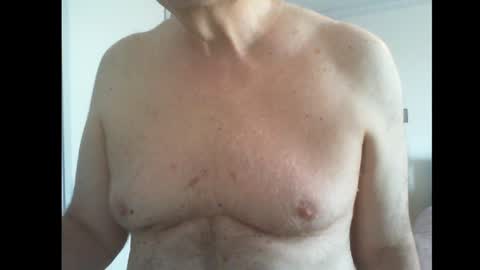 Snapshot of thickmelnik chatting on 02.07.25 James online show from 02.07.25