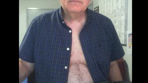 Snapshot of thickmelnik chatting on 03.04.25 James online show from 03.04.25