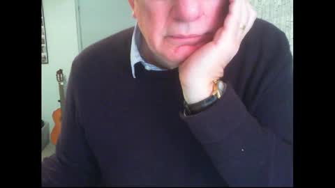 Snapshot of thickmelnik chatting on 10.01.25 James online show from 10.01.25