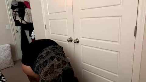 Snapshot of thickmorena chatting on 10.18.25 thickmorena online show from 10.18.25