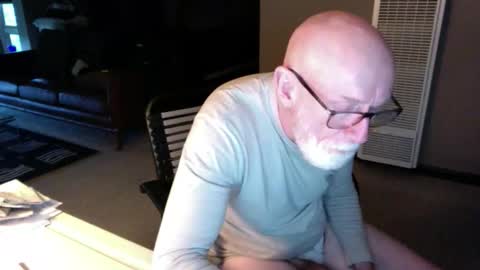 Snapshot of thickmorninwood chatting on 05.03.26 thickmorninwood online show from 05.03.26